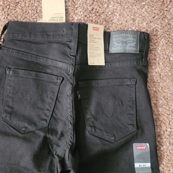 Levi's Shaping Slim Black Mid-Rise Skinny Jeans Sleek Fit | Size 25 X 30 - Picture 4 of 7